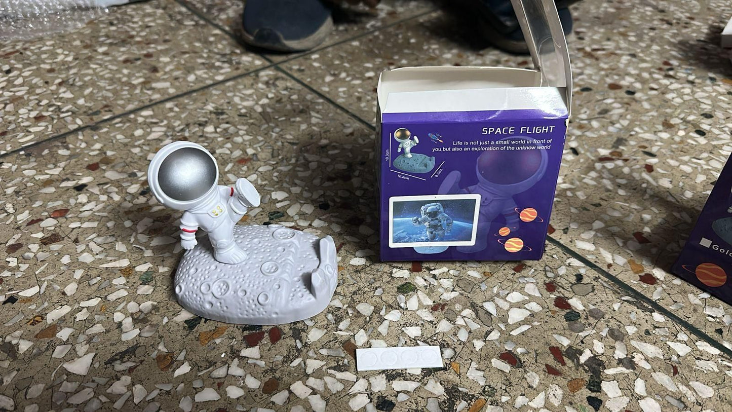 Astronaut Phone Holder
